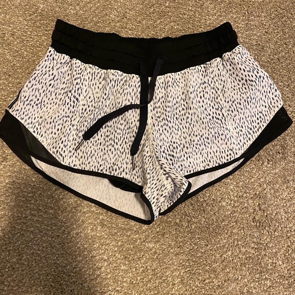 Lululemon athletica Hotty Hot Short II 2.5”